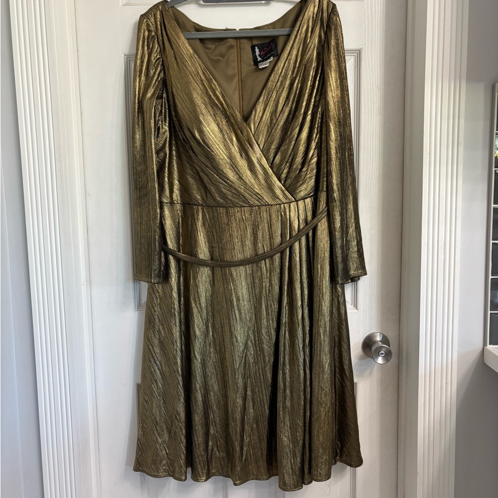 Mac Duggal 49224 Size 18W Metallic Bronze Gold Cocktail Party V-Neck Dress